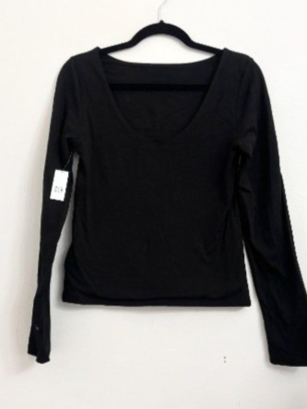 NWT Black Basic Gap Long Sleeve Scoop Neck Top - sz M - 323290955 retails $40